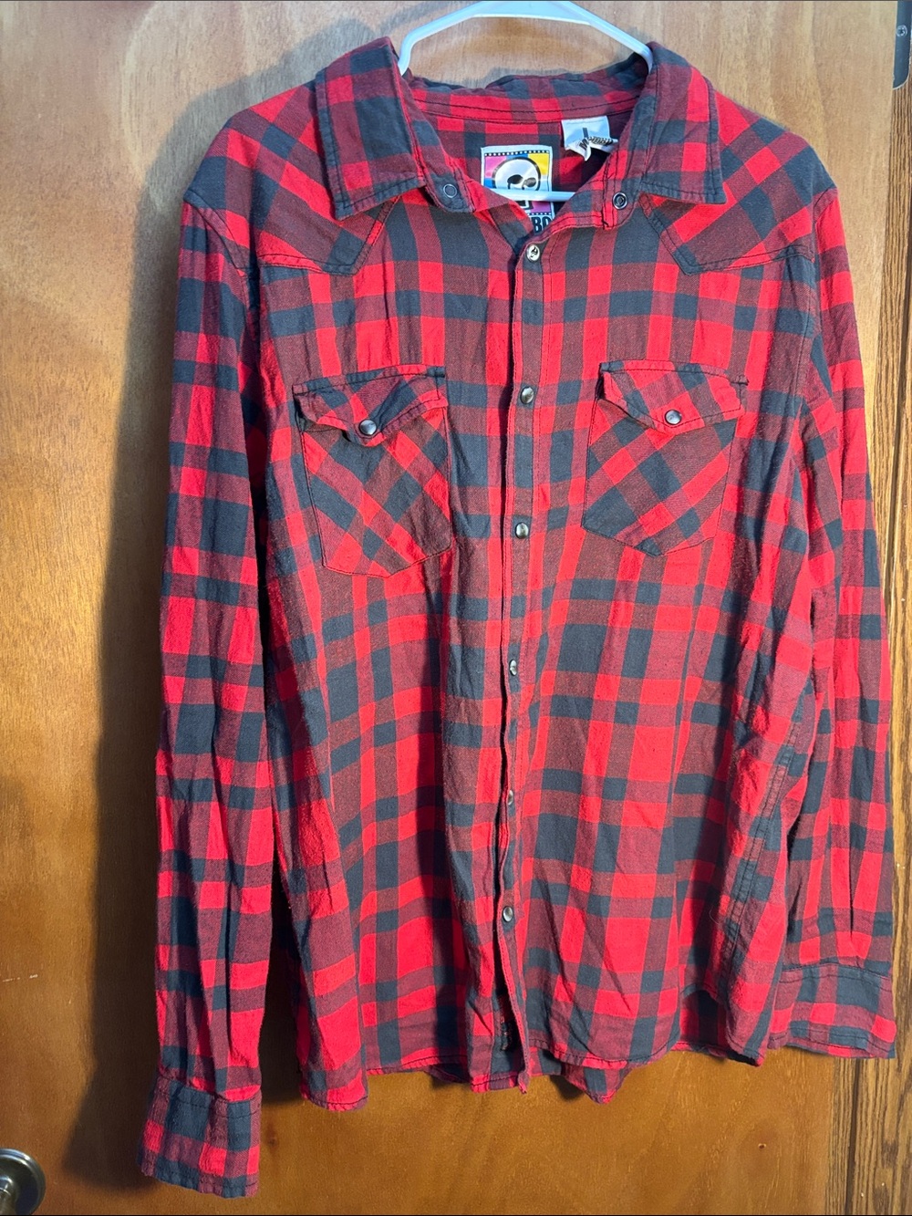 Men's Plaid Long-Sleeve Button-Down Shirt - Red & Black